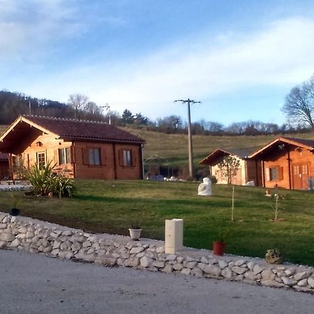 Chalet de 2 chambres avec piscine partagee jardin amenage et wifi a Dausse Extérieur photo