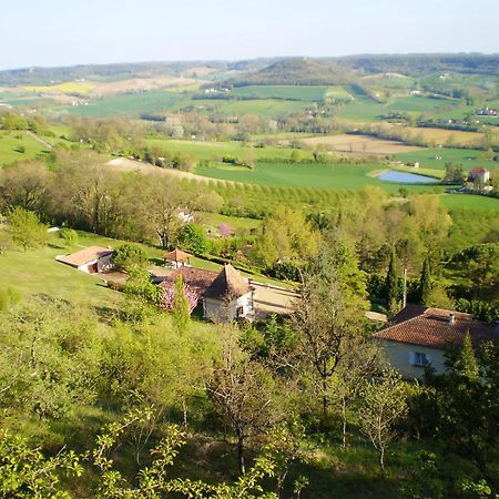 Chalet de 2 chambres avec piscine partagee jardin amenage et wifi a Dausse Extérieur photo