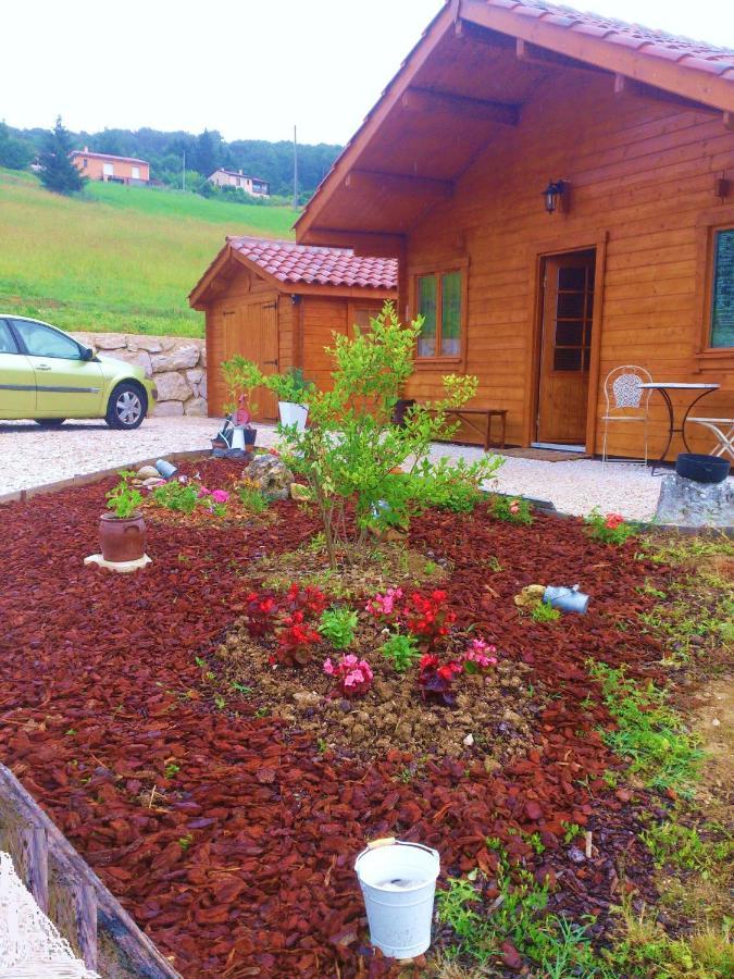 Chalet de 2 chambres avec piscine partagee jardin amenage et wifi a Dausse Extérieur photo